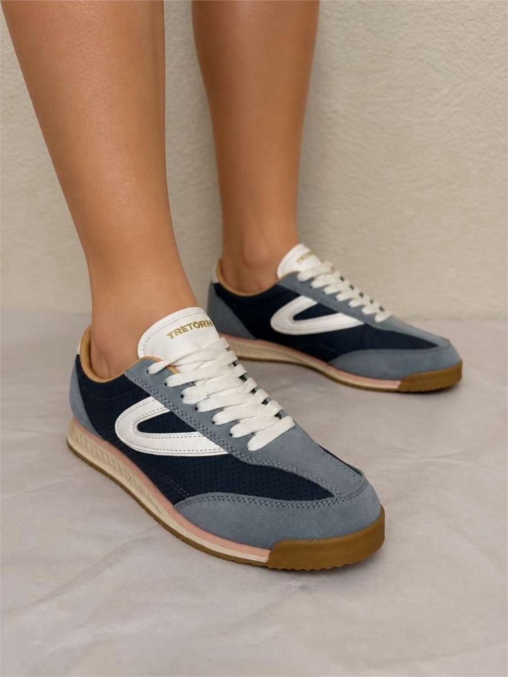 Tretorn Navy and Light Blue Suede Retro Sneaker Sz 8.5M